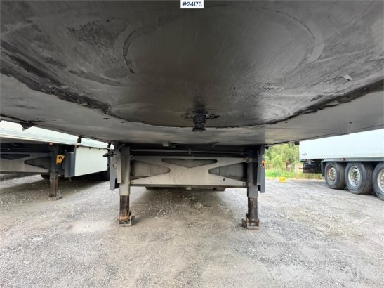 Schmitz Cargobull Box Semi-Trailer with Refrigeration/Freezer Unit a Schmitz Cargobull Box Semi-Trailer with Refrigeration...