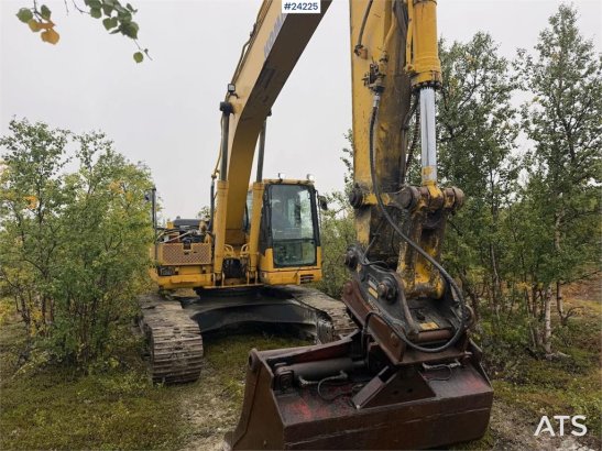 Komatsu PC240LC-7K excavator w/ 2 buckets – prepared for m PC240LC-7K excavator w/ 2 buckets – prepared for m 2005 2 Crawl...