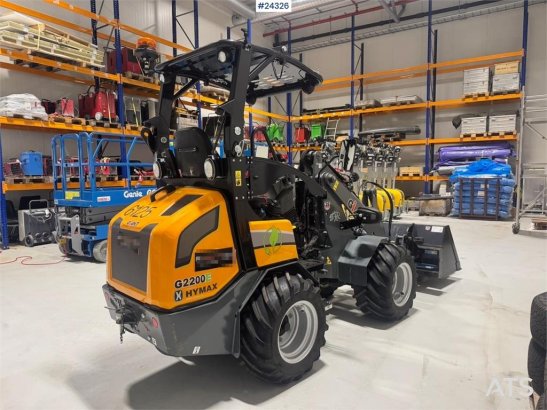 GiANT G2200 Wheel Loader w/ Pallet Forks and 2 Buckets – Giant G2200 Wheel Loader w/ Pallet Forks and 2 Buckets – 2021 2 W...
