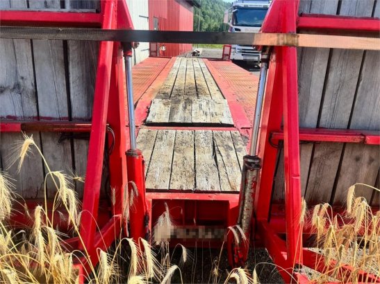 Forss-Parator Machine Trailer with Hydraulic Ramps Forss-Parator Machine Trailer with Hydraulic Ramps 1978 2 Lowloader tra...