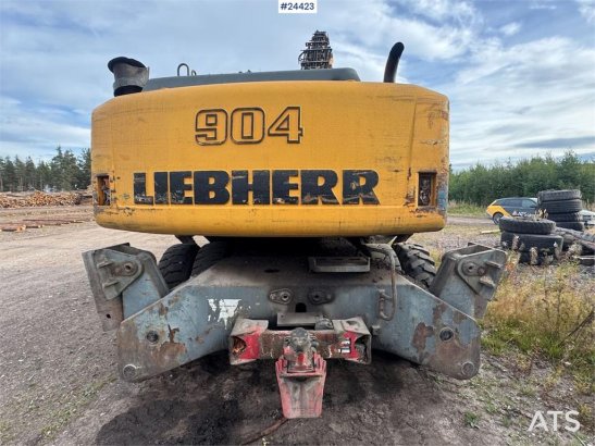 Liebherr A904C Wheeled Excavator w/ Hydraulically Elevating A904C Wheeled Excavator w/ Hydraulically Elevating 2008 2 Whee...