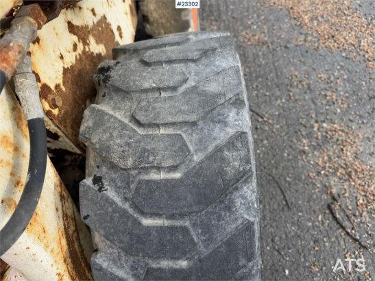 Bobcat 34.3 skid steer loader w/ extra tires and bucket. 34.3 skid steer loader w/ extra tires and bucket. 1986 2 image 6