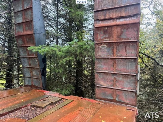 Vang Machine Semi-Trailer with Hydraulic Ramps and Exte VANG Machine Semi-Trailer with Hydraulic Ramps and Exte 1987 2 ima...