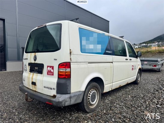 Volkswagen Transporter TDI 4x2 Panel Van Volkswagen Transporter TDI 4x2 Panel Van 2006 2 Small Vans image 51