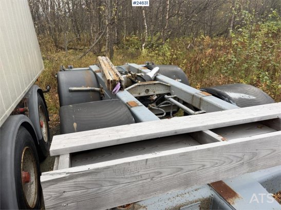 Briab SLB2TT-20-50 2-axle bogie tipping trailer with bod Briab SLB2TT-20-50 2-axle bogie tipping trailer with bod 1984 2 D...
