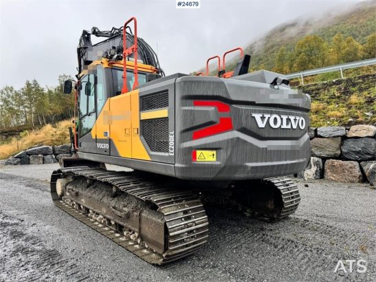 Volvo EC200EL Excavator with Steelwrist Rototilt and 2 B EC200EL Excavator with Steelwrist Rototilt and 2 B 2019 2 image 6