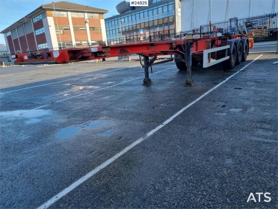 Fruehauf Container chassis for 20- and 40-Foot Containers Container chassis for 20- and 40-Foot Containers 2000 2 image 6