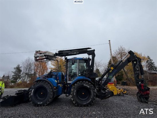 Huddig 1260B Tractor – 3 buckets, grapple, pallet forks, Huddig 1260B Tractor – 3 buckets, grapple, pallet forks, 2010 2 i...