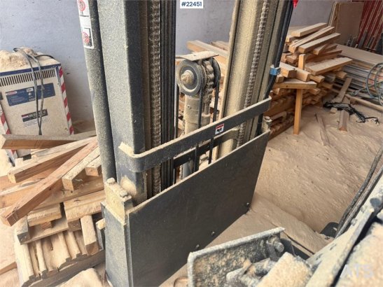 Nissan UNS 140 Reach Truck UNS 140 Reach Truck 2009 2 Forklift image 7