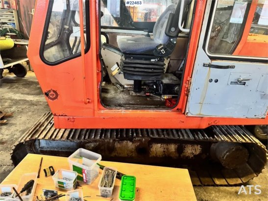 Hitachi UH033 UH033 1986 2 Crawler Excavators image 37