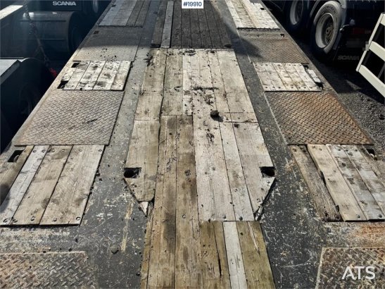 Istrail Machinery Semi-trailer w/ Hydraulic bridges. Istrail Machinery Semi-trailer w/ Hydraulic bridges. 2008 2 Lowloader...