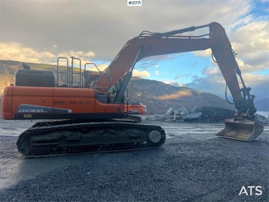 Doosan Dx300lc-5 Gravemaskin m/ rototilt og pusseskuffe Doosan Dx300lc-5 Gravemaskin m/ rototilt og pusseskuffe 2017 2 Cra...