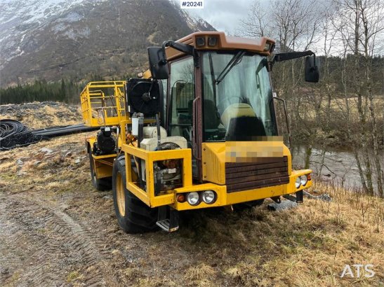 Hydrema 912B w/ 2007 Essverk Platform 912 lift with basket Hydrema 912B w/ 2007 Essverk Platform 912 lift with basket 2003...