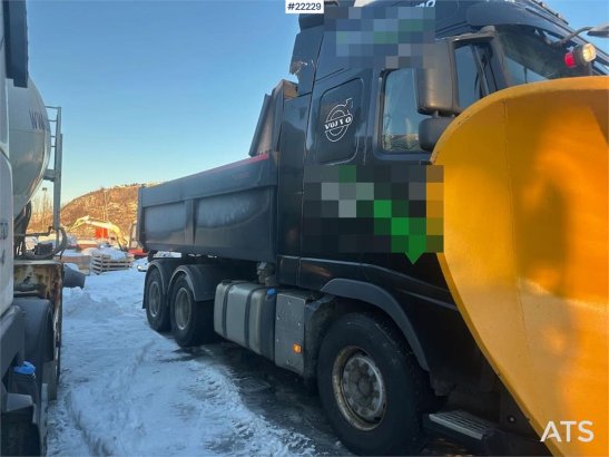 Volvo FH540 6x4 plow-rigged combi truck w/ 2007 Kel-Berg 3294 2010 2 Tipper trucks image 52