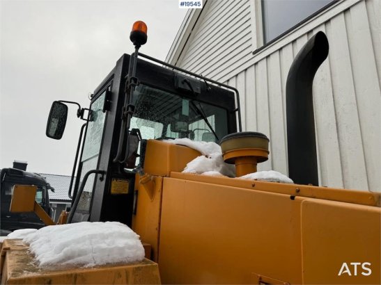 CASE 721B Wheel Loader with bucket 721B Wheel Loader with bucket 1995 2 Wheel Loaders image 2