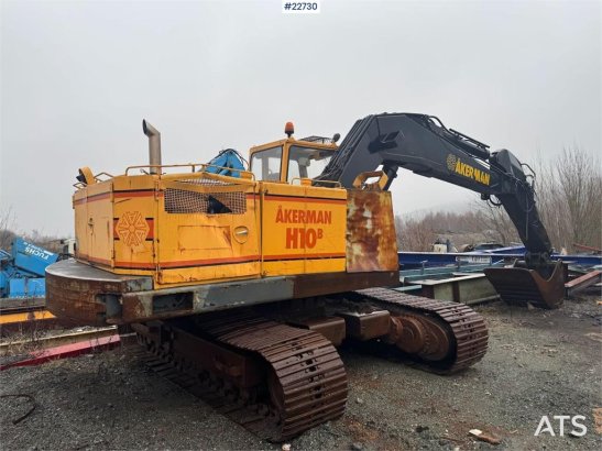 Åkerman H10B crawler excavator with digging bucket. H10B crawler excavator with digging bucket. 2 Crawler Excavators image 7