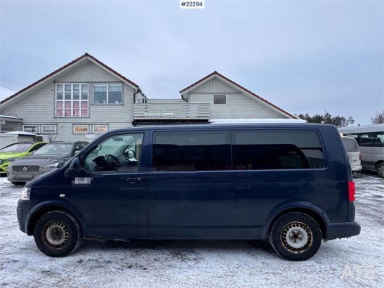 Volkswagen Caravelle – 7 seats with wheelchair lift Volkswagen Caravelle – 7 seats with wheelchair lift 2013 2 image 82