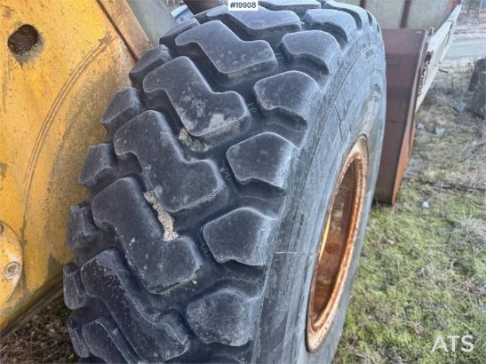 Volvo L90 Wheel Loader w/ Bucket L90 Wheel Loader w/ Bucket 1987 2 Wheel Loaders image 22