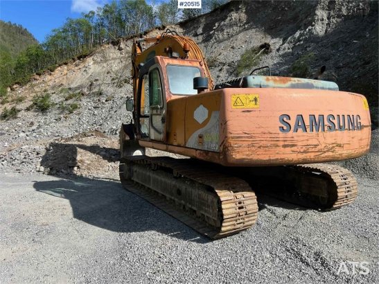 Samsung se210 LC3 Excavator w/ toothed bucket. WATCH THE V Samsung se210 LC3 Excavator w/ toothed bucket. WATCH THE V 1999...