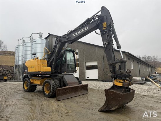 Volvo EW140C wheeled machine w/rototilt, sanding bucket EW140C wheeled machine w/rototilt, sanding bucket 2007 2 Wheeled E...