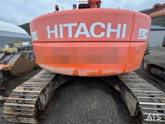 Hitachi ZX225 Tracked excavator with digging bucket – Engi ZX225 Tracked excavator with digging bucket – Engi 2008 2 Crawl...