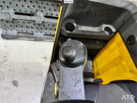 Atlet Tergo Electric Forklift Atlet Tergo Electric Forklift 2013 2 Forklift image 22