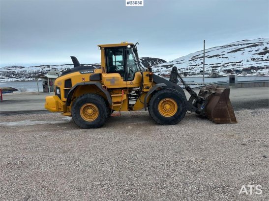 Volvo L90H wheel loader with joystick control and a buck L90H wheel loader with joystick control and a buck 2018 2 Wheel L...