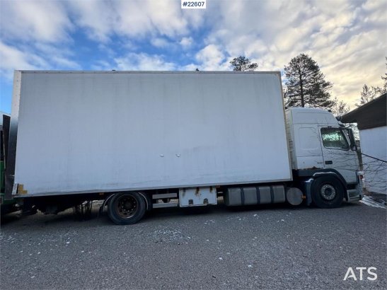 Volvo FM9 340 4x2 box truck with full side opening and t FM9 340 4x2 box truck with full side opening and t 2005 2 image 52