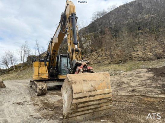 CAT 325FLCR with Engcon rototilt and grading bucket 38 2018 2 Crawler Excavators image 22
