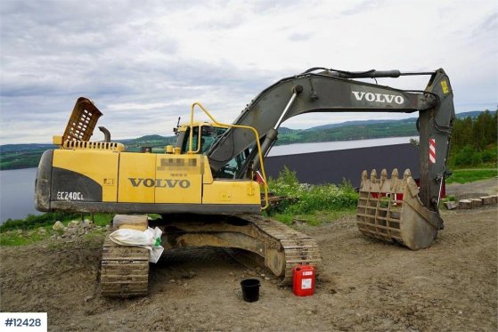 Volvo EC240CL Crawler Excavator with 2 Buckets EC240CL Crawler Excavator with 2 Buckets 2008 2 Crawler Excavators image 37