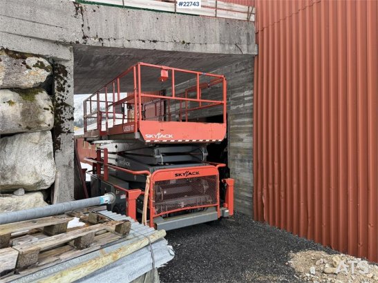 SkyJack SJ9250 scissor lift Skyjack SJ9250 scissor lift 2016 2 Scissor Lifts image 22