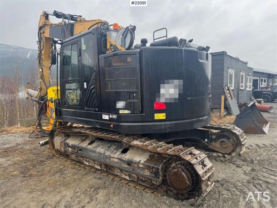 CAT 325FLCR 38 2017 2 Crawler Excavators image 7
