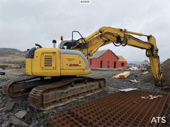 New Holland 235 Crawler Excavator w/ grading bucket 235 Crawler Excavator w/ grading bucket 2006 2 Crawler Excavators image 7