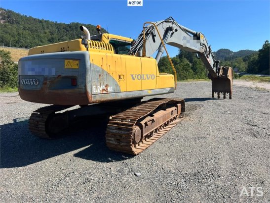 Volvo EC240 nlc Excavator w/ bucket WATCH VIDEO EC240 nlc Excavator w/ bucket WATCH VIDEO 2005 2 Crawler Excavators image 13
