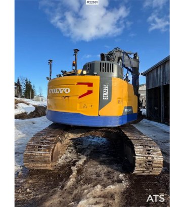 Volvo ECR235EL Tracked excavator w/ Cleaning bucket, til ECR235EL Tracked excavator w/ Cleaning bucket, til 2016 2 Crawler...