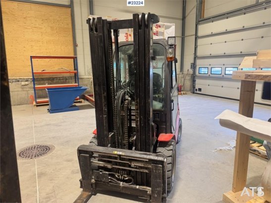 Manitou M135D Forklift – 2400 hours! M135D Forklift – 2400 hours! 2018 2 Forklift image 7