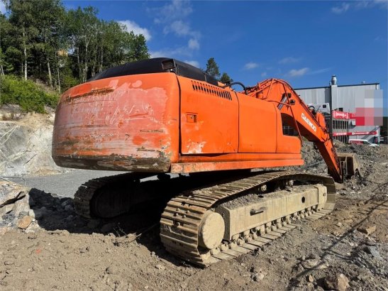 Daewoo S250LC-V Excavator with Digging Bucket WATCH VIDEO Daewoo S250LC-V Excavator with Digging Bucket WATCH VIDEO 2001 2...