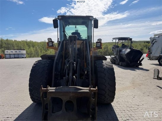 Volvo L70F wheel loader w/ weight. WATCH VIDEO L70F wheel loader w/ weight. WATCH VIDEO 2008 2 Wheel Loaders image 7