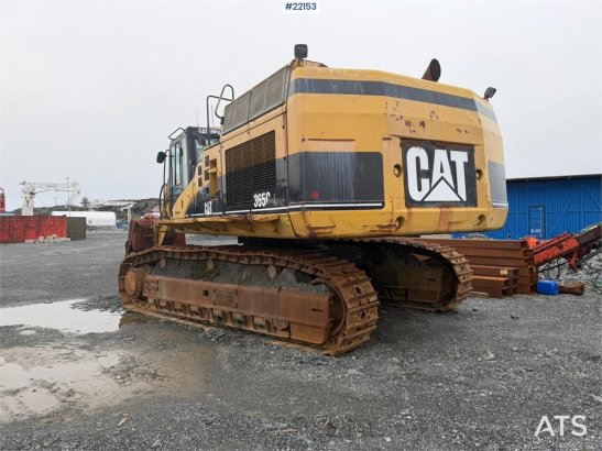 CAT 365C excavator with tooth bucket 365C excavator with tooth bucket 2006 2 Crawler Excavators image 49