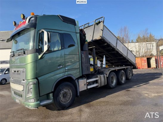 Volvo FH16 8x4 Tridem Crane Truck with 2014 26 t/m Palfi 590 2015 2 Crane trucks image 7