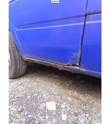 Mercedes-Benz 616 CDI 5-seater flatbed truck as a repair object Mercedes-Benz 616 CDI 5-seater flatbed truck as a repair o...