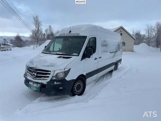 Mercedes-Benz Sprinter 4x2 w/ 2 sets of tires and ramp Mercedes-Benz Sprinter 4x2 w/ 2 sets of tires and ramp 2014 2 Small...