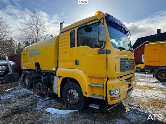 MAN 18.313 Sweeper w/ Bucher Optifant 70 superconstruc 18.313 Sweeper w/ Bucher Optifant 70 superconstruc 2002 2 image 7