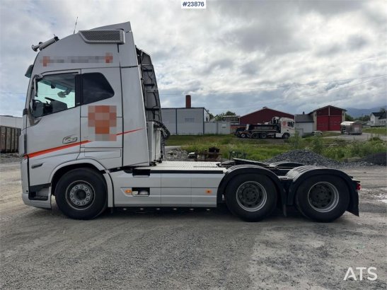 Volvo FH16 -650 tractor unit w/ tandem lift. WATCH VIDEO 590 2024 2 Tractor Units image 7