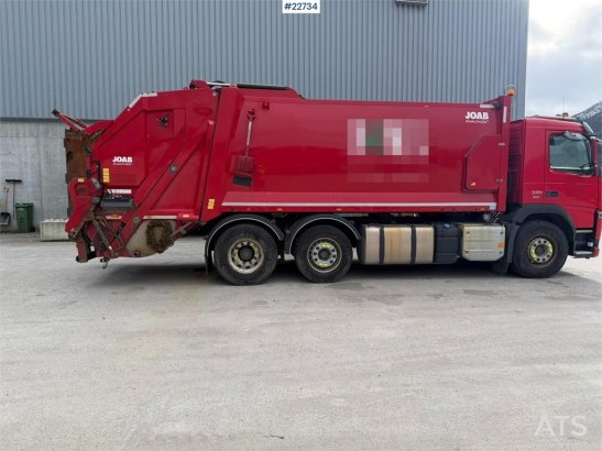 Volvo FM370 6x2 pusher with 2 chamber refuse truck with FM370 6x2 pusher with 2 chamber refuse truck with 2018 2 image 7