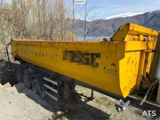 Maur Bilpåbygg 3-axle tipping semi-trailer for sale as a repair o Maur bilpabygg 3-axle tipping semi-trailer for sale as a...