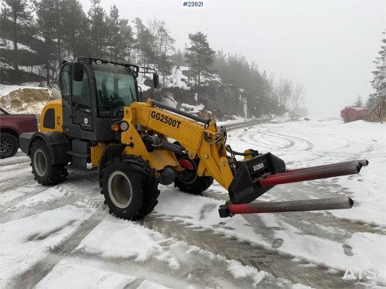 Günter Grossmann Ladowarka GG2500T telehandler with a bucket and l Günter Grossmann Ladowarka GG2500T telehandler with a b...