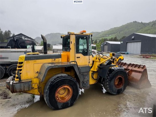 Komatsu WA380 Wheel Loader – Bucket and Joystick Steering 848 1998 2 Wheel Loaders image 7