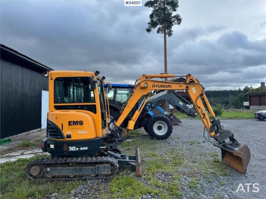 Hyundai Robex 30Z Mini excavator - 2 buckets - 230 Hours! Robex 30Z Mini excavator - 2 buckets - 230 Hours! 2018 2 image 7