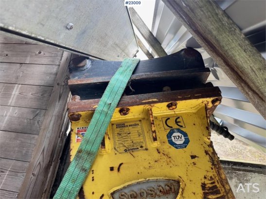 Soosan hydraulic breaker with S60 attachment. Soosan hydraulic breaker with S60 attachment. 2 image 41
